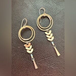 Sara Silvio 2 pairs of earrings.